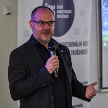 esk marketingov spolenost - Marketing a komunikace: Inovace a trendy ve vuce na vysokch kolch